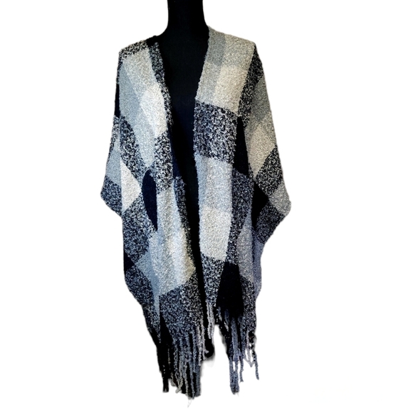 Woolrich Boucle Buffalo Plaid Soft Cozy Blanket Wrap Shrug OS Like New - Picture 2 of 7